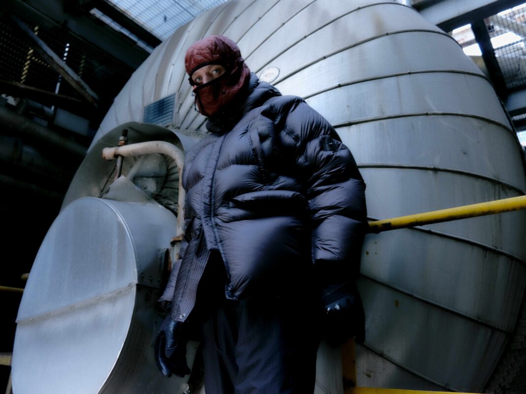 시리즈, 언어펙티드와 협업한 첫 번째 아우터 공개