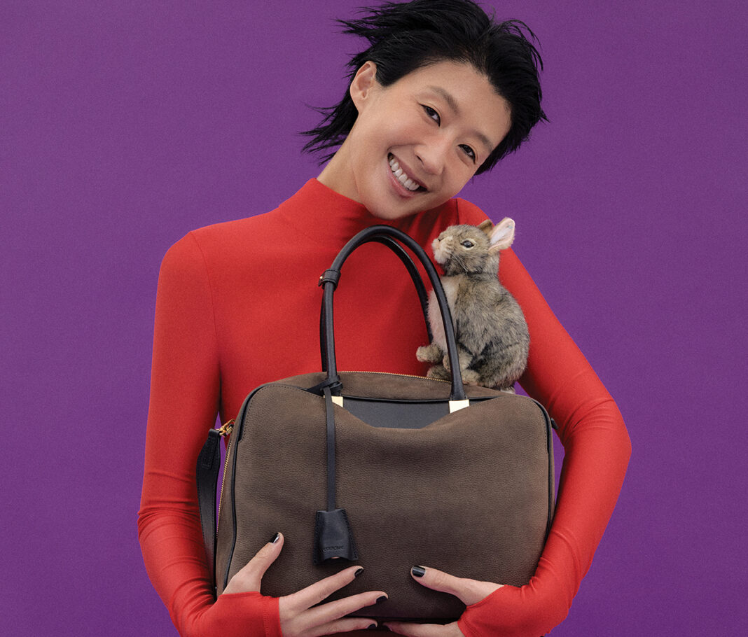 쿠론, 모델 출신 방송인 홍진경과 특별한 만남