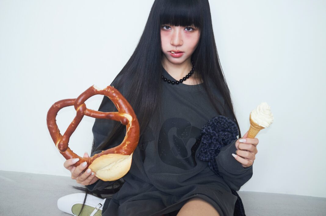 럭키슈에뜨, 온라인 전용 라인 ‘슈에띠즈’ 25 F/W 컬렉션 공개