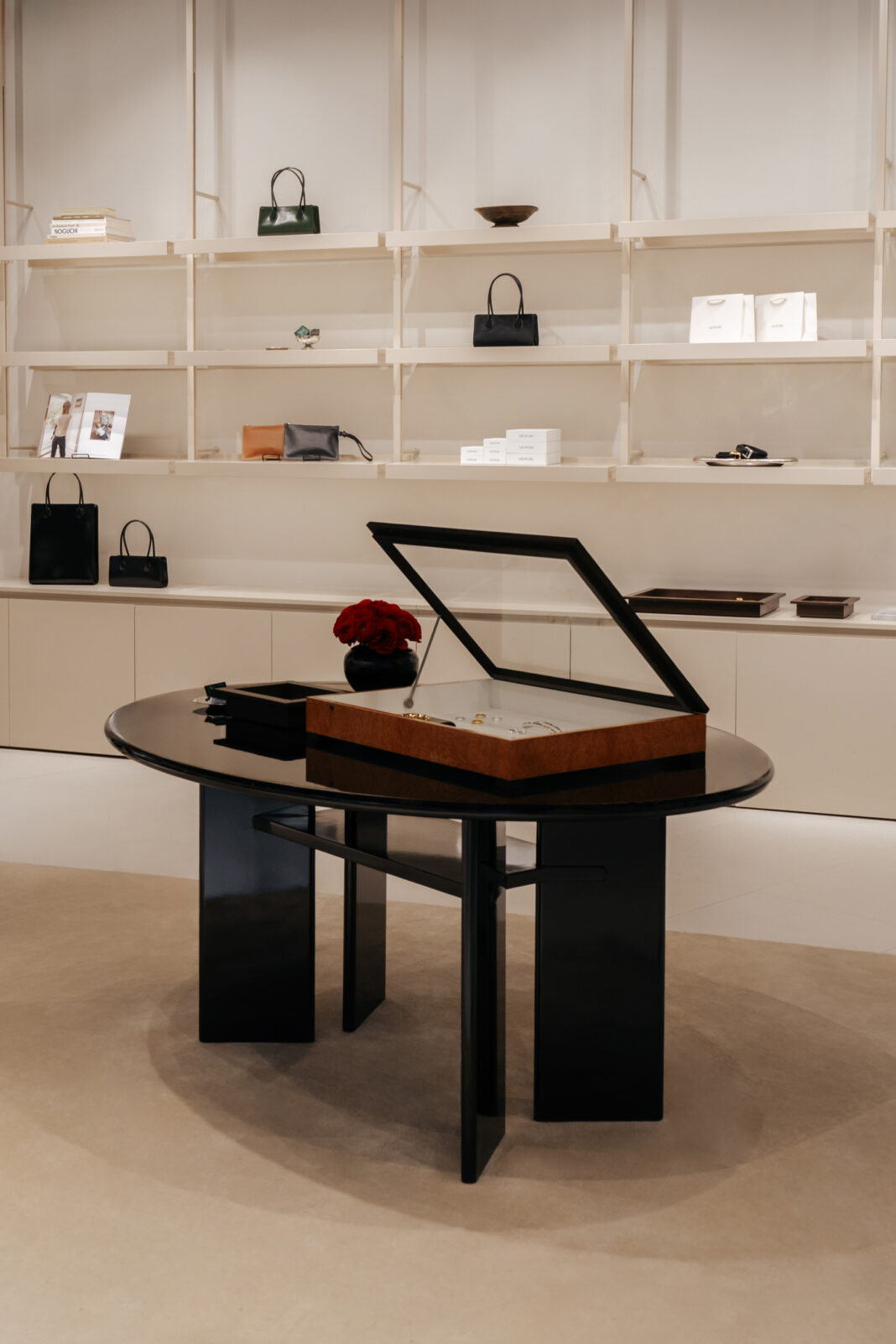 라움, ‘리에 스튜디오’ 팝업 진행…”글로벌 신진 브랜드 도입 확대”