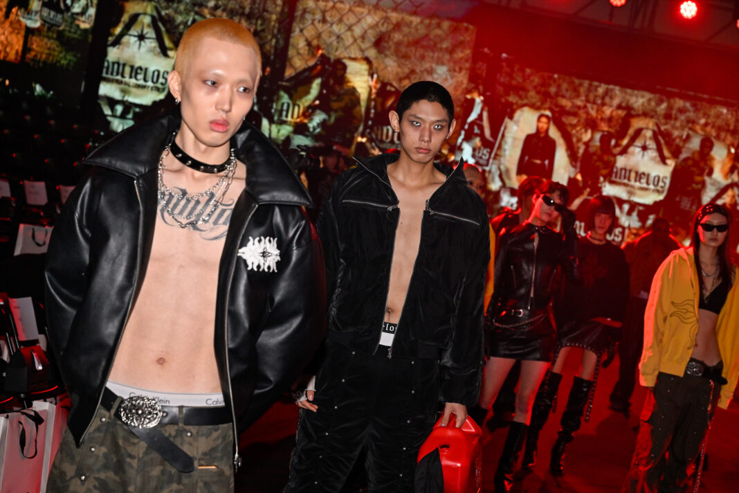 에드리엘로스, 첫 서울패션위크 성료…’탐욕’ 주제 2026 F/W 컬렉션 선봬