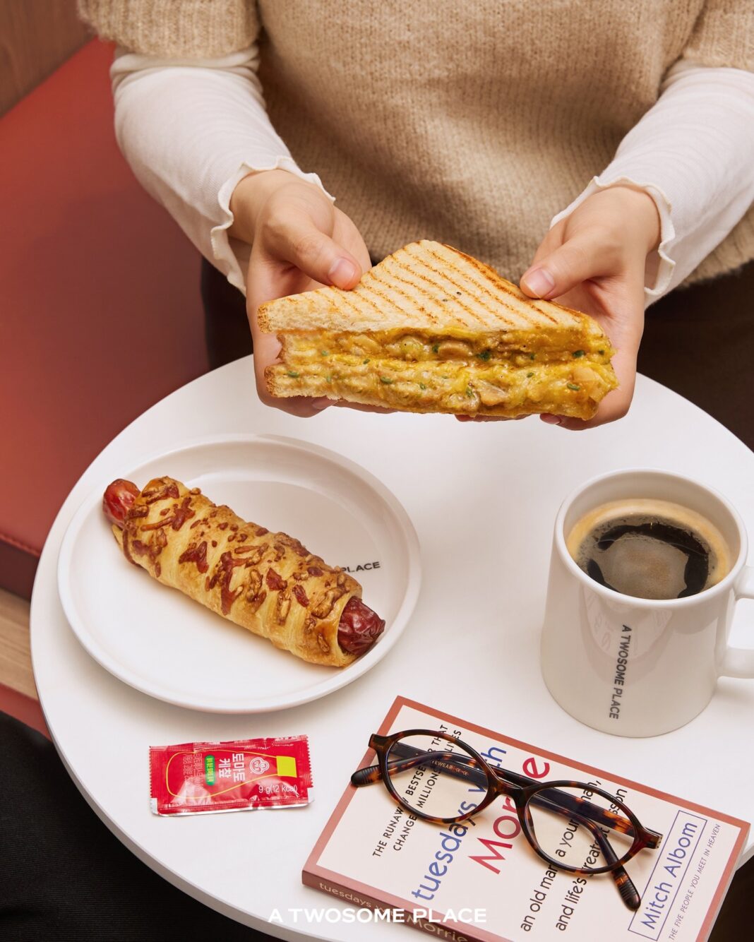 투썸, 청양마요 치즈 멜트 파니니·소시지 빵 출시