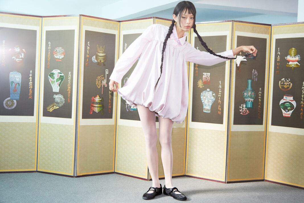 슈콤마보니, 가벼움·감도 잡은 플랫슈즈 제안…‘스니커리나’·빈티지 로퍼 강화