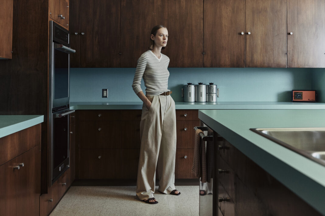 빈스, 건축 영감 표현한 26 S/S 캠페인 공개