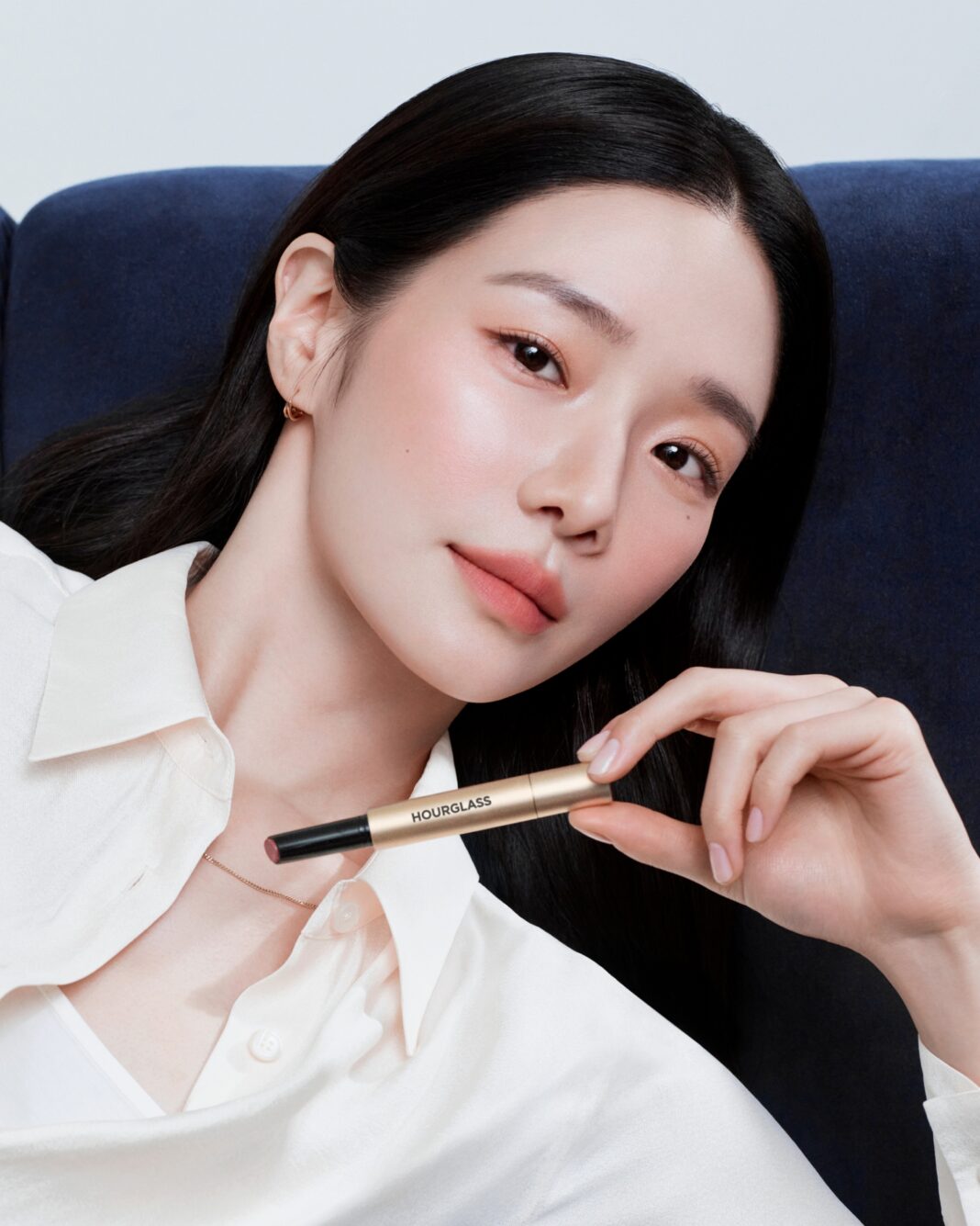 아워글래스, 새 얼굴에 배우 박규영 발탁…신제품 ‘팬텀 블러 밤’도 출시