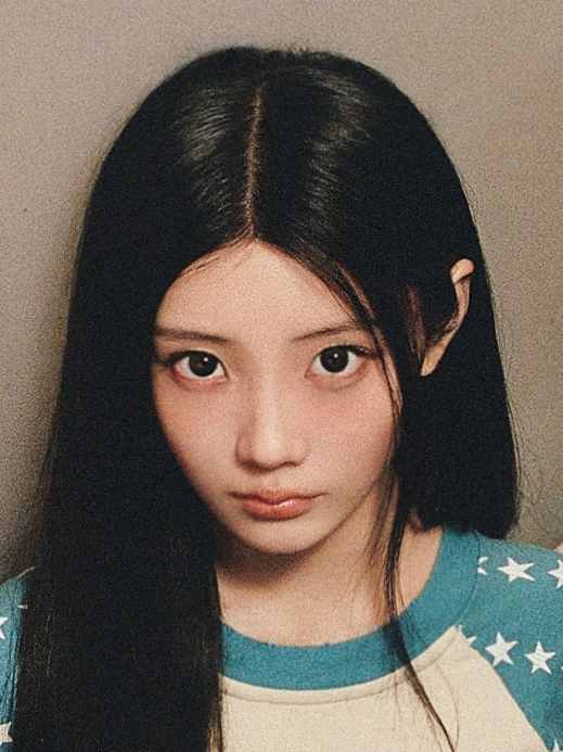투썸플레이스, 아일릿 원희와 다시 만난다…’연말 캠페인’ 모델 발탁